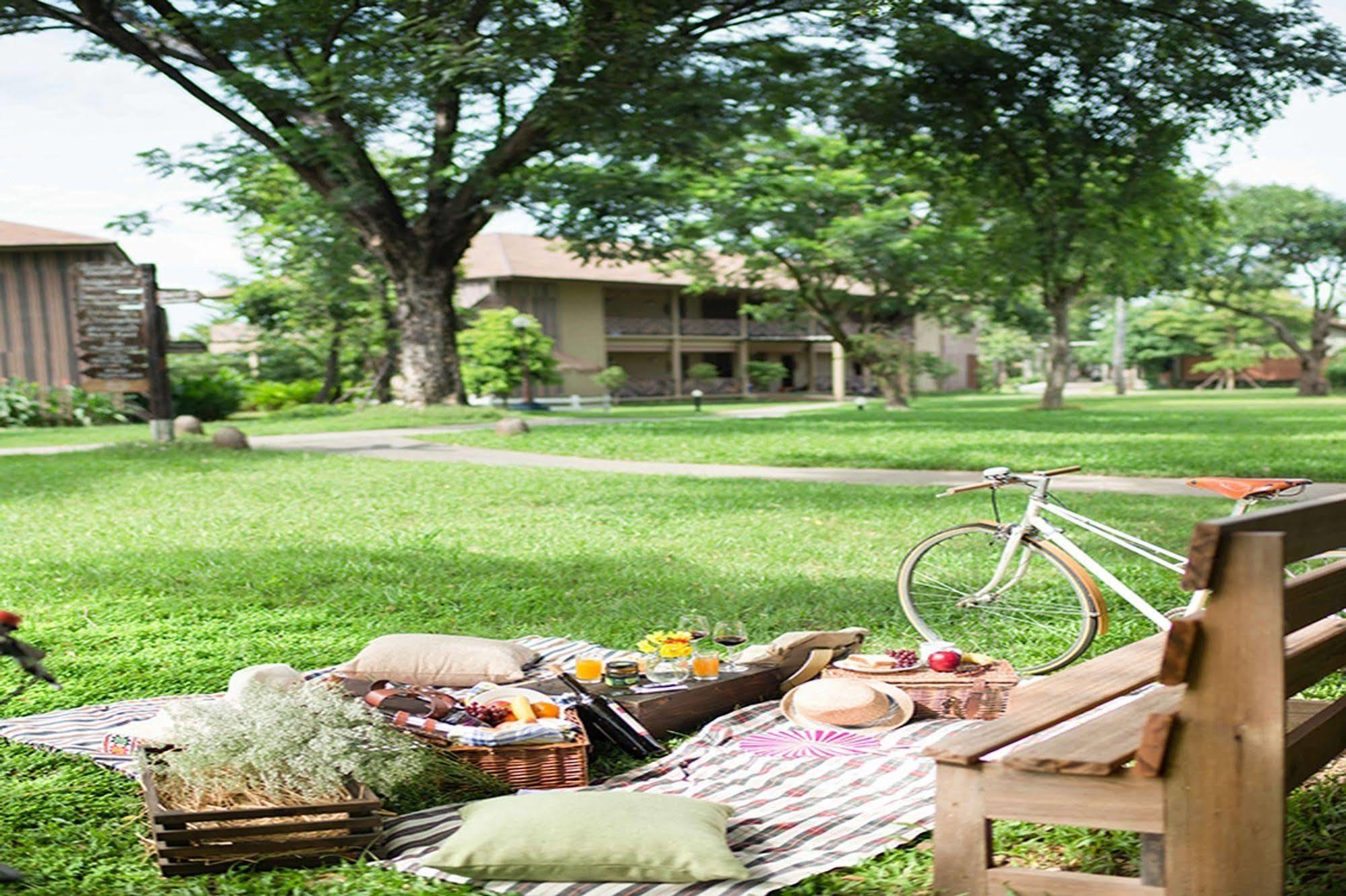 Wishing Tree Resort, Khon Kaen Bagian luar foto